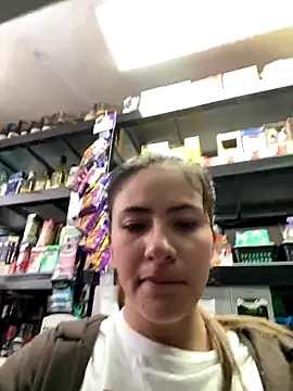 Andrea18 blonde online show from October 2025 02:05:01 PM