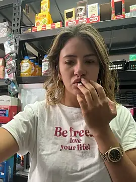 Andrea18 blonde online show from January 2026 02:21:01 PM