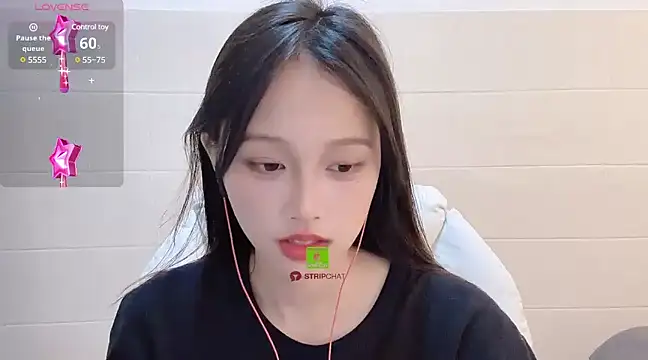 xunian71O online show from February 2025 01:27:01 PM