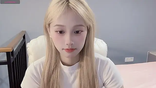 xunian71O online show from October 2025 09:58:02 PM