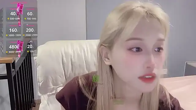 xunian71O online show from October 2025 10:02:01 PM