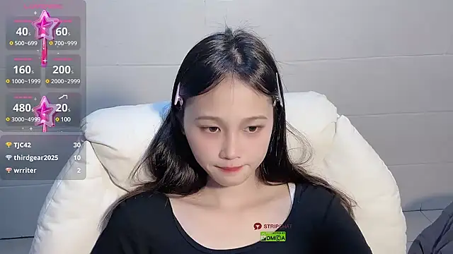 xunian71O online show from February 2025 04:39:02 PM