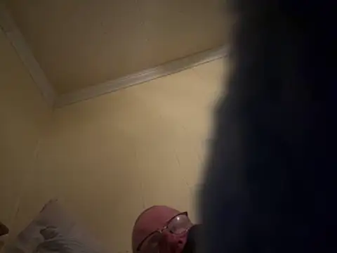 Snapshot of ClimbedCaelum chatting on December 2025 03:57:01 AM ClimbedCaelum online show from December 2025 03:57:01 AM