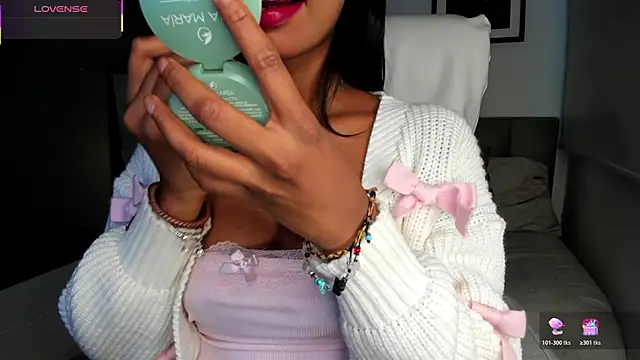 Gigi Strawberry online show from November 2025 06:29:01 AM