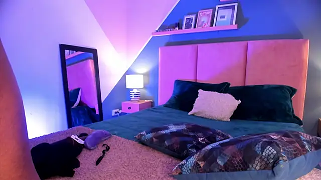 Gigi Strawberry online show from December 2025 11:40:02 PM