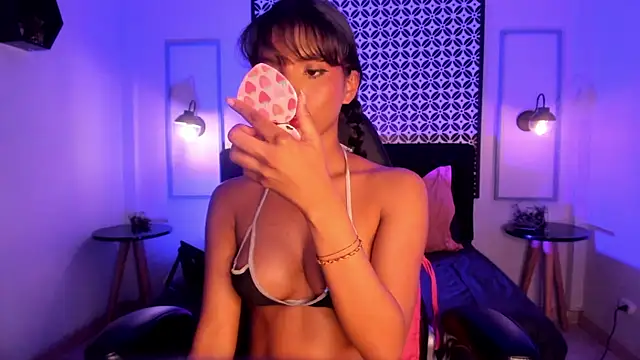 Snapshot of Gigi_Strawberry chatting on March 2025 08:04:01 AM Gigi Strawberry online show from March 2025 08:04:01 AM