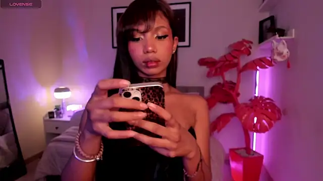Gigi Strawberry online show from May 2026 06:33:02 AM