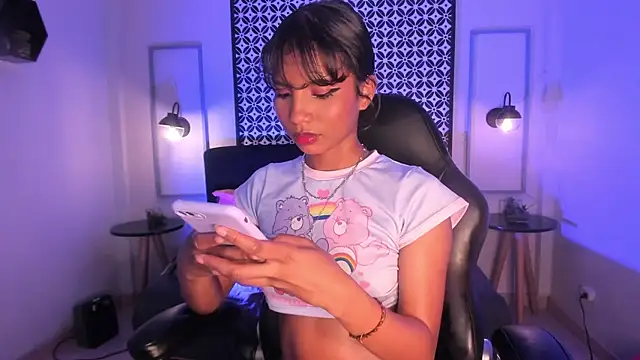 Snapshot of Gigi_Strawberry chatting on March 2025 07:51:01 AM Gigi Strawberry online show from March 2025 07:51:01 AM