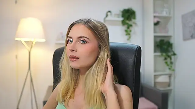 catecrago  online show from December 2025 01:59:02 PM