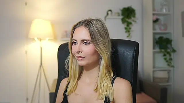 catecrago  online show from November 2025 07:03:01 PM