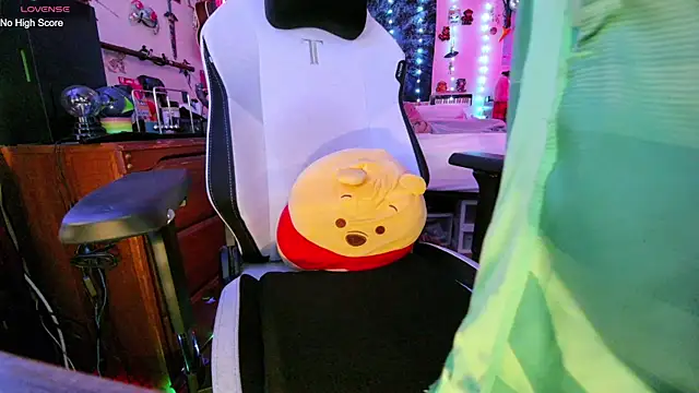AaronSkeetman online show from June 2026 12:10:02 PM