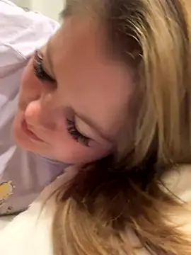 Lars-Lola online show from December 2025 09:41:01 AM