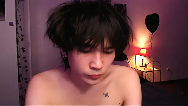 Snapshot of rennnuts chatting on September 2025 06:15:02 PM rennnuts online show from September 2025 06:15:02 PM