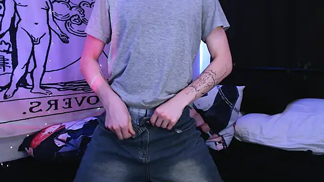 Snapshot of rennnuts chatting on February 2025 01:11:01 PM rennnuts online show from February 2025 01:11:01 PM