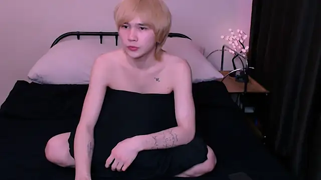 Snapshot of rennnuts chatting on February 2026 04:47:02 PM rennnuts online show from February 2026 04:47:02 PM