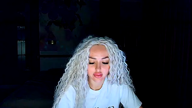 MissisCaty online show from September 2025 06:30:01 PM