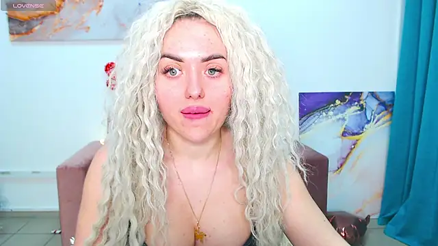 MissisCaty online show from February 2025 07:38:01 PM