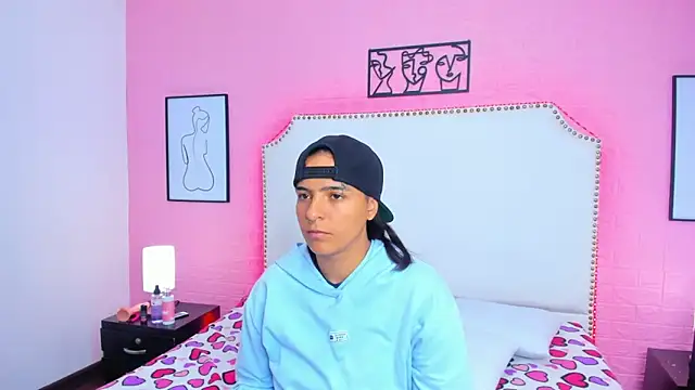  Emma whiitee  online show from October 2025 12:35:02 PM