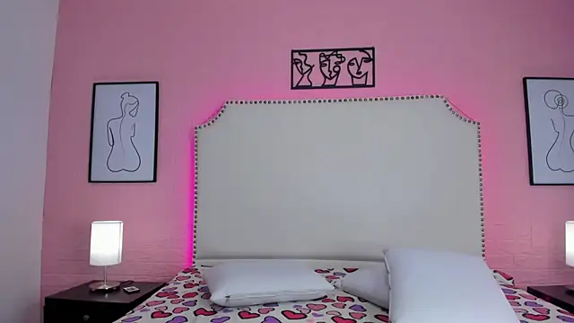  Emma whiitee  online show from October 2025 01:12:02 PM