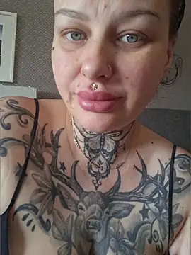 CannabisQueenn online show from April 2026 07:04:02 AM