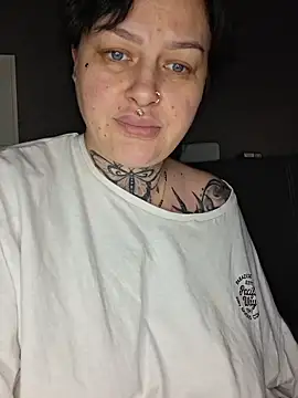 CannabisQueenn online show from April 2026 09:18:02 PM