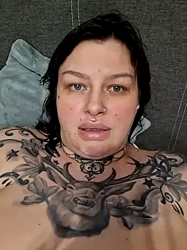 CannabisQueenn online show from April 2026 07:53:01 PM