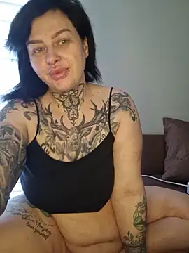 CannabisQueenn online show from May 2026 07:01:02 AM