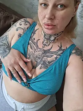 CannabisQueenn online show from March 2026 07:56:01 AM