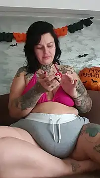 Snapshot of CannabisQueenn chatting on October 2025 07:50:02 AM CannabisQueenn online show from October 2025 07:50:02 AM