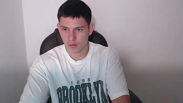 JamesCr  online show from February 2025 09:44:02 AM