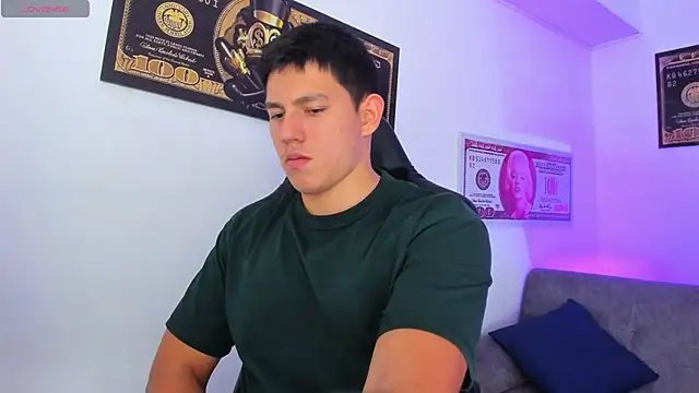 JamesCr  online show from March 2025 08:20:02 PM