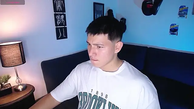 JamesCr  online show from March 2026 01:56:01 AM