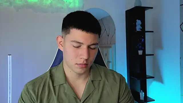 JamesCr  online show from June 2026 12:27:01 PM