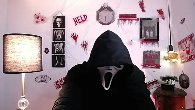 JamesCr  online show from October 2025 01:38:02 AM