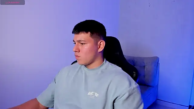 JamesCr  online show from January 2026 02:59:01 AM