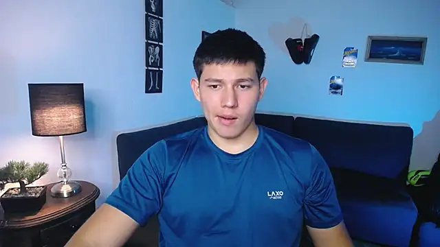 JamesCr  online show from March 2026 11:17:01 PM