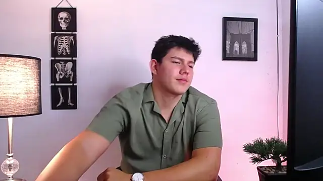 JamesCr  online show from October 2025 02:21:03 AM