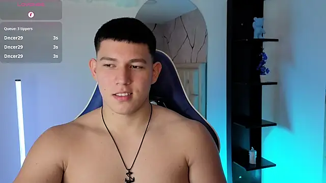 JamesCr  online show from June 2026 02:33:01 PM