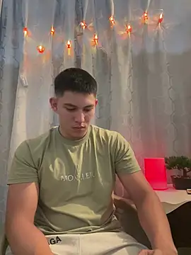 JamesCr  online show from February 2025 01:35:02 AM