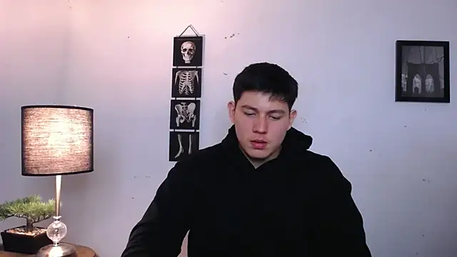 JamesCr  online show from November 2025 01:48:02 AM