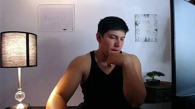 JamesCr  online show from October 2025 12:41:02 AM