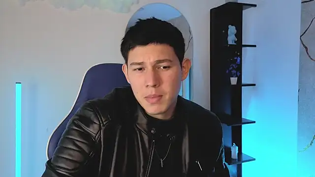 JamesCr  online show from May 2026 03:22:02 PM