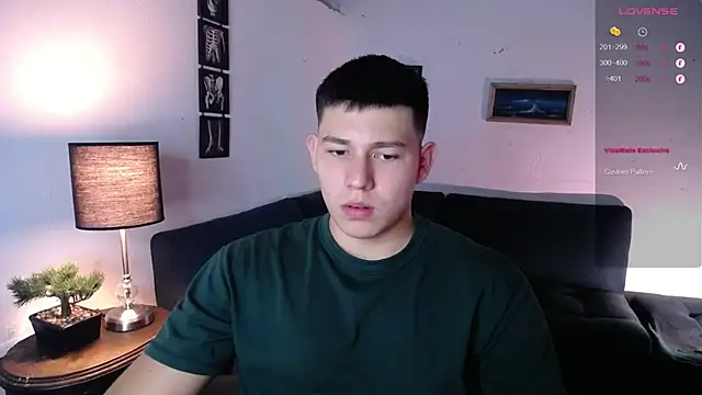 JamesCr  online show from February 2026 12:43:01 AM