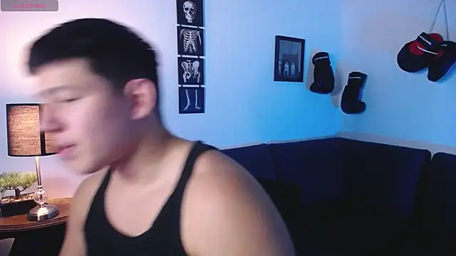 JamesCr  online show from February 2026 11:49:01 PM