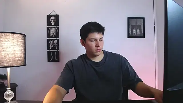 JamesCr  online show from October 2025 01:26:01 AM