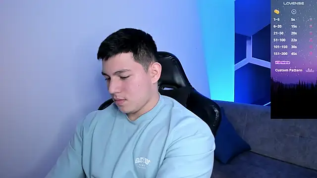 JamesCr  online show from January 2026 03:43:01 AM