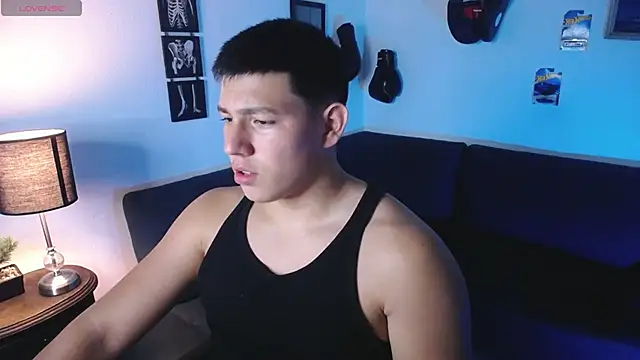 JamesCr  online show from March 2026 01:44:02 AM