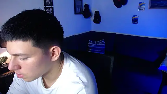 JamesCr  online show from April 2026 02:06:01 AM