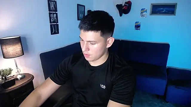 JamesCr  online show from April 2026 11:17:02 PM