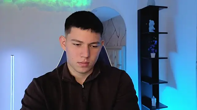 JamesCr  online show from June 2026 12:27:01 PM
